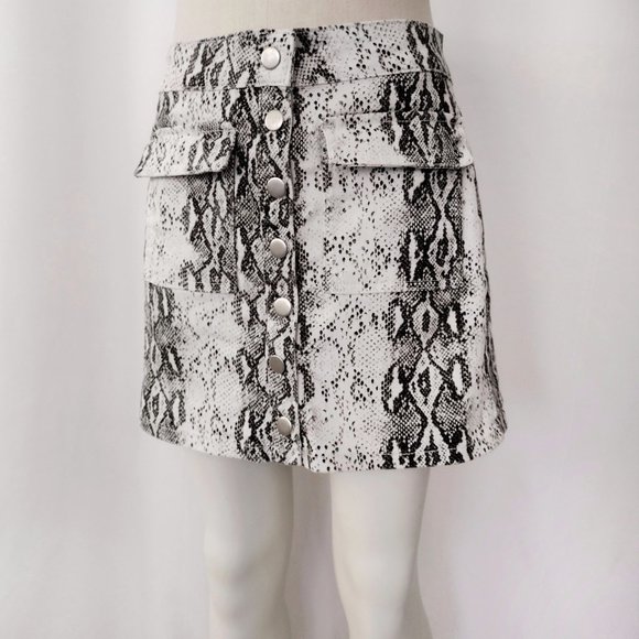 West of Melrose Black and White Snake Print Button Down Mini Skirt - Picture 6 of 15